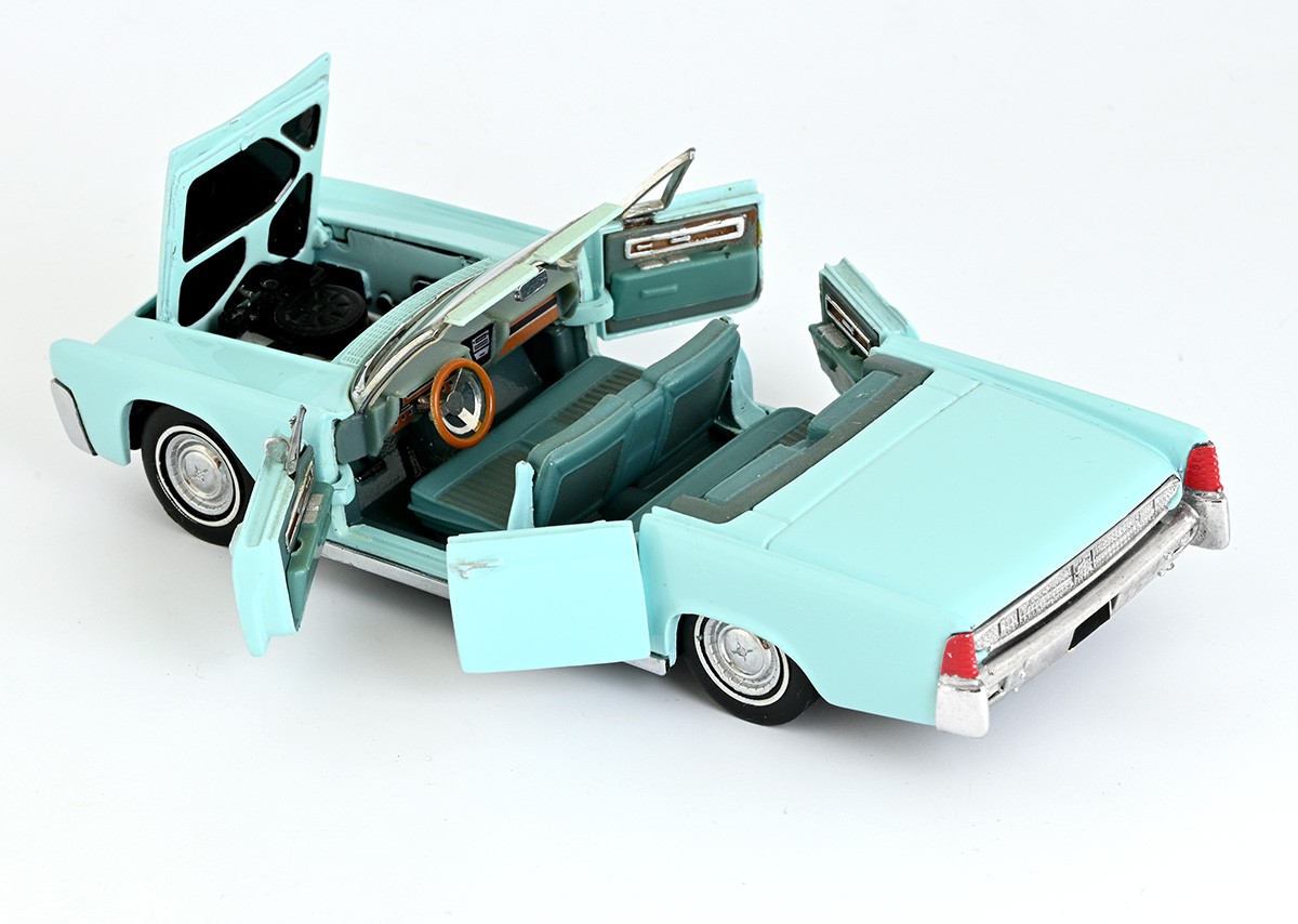 1961 Lincoln Continental − Franklin Mint 1:43, Série the